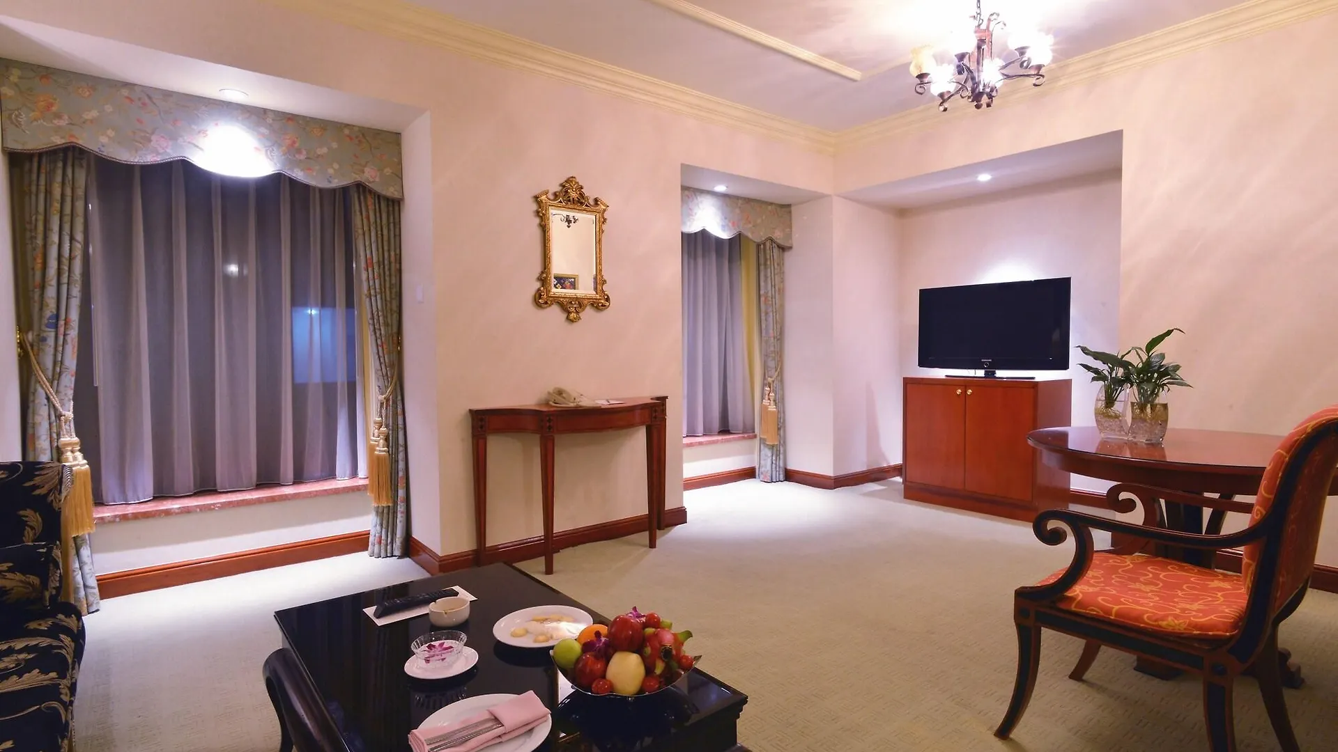 Yuda Palace 鄭州市 5*,